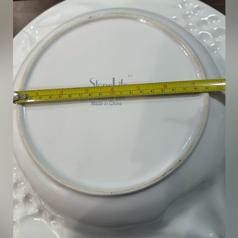 Stonelite 15.5" Ceramic Large Serving Bowl Embossed w/Fruits - Picture 5 of 7